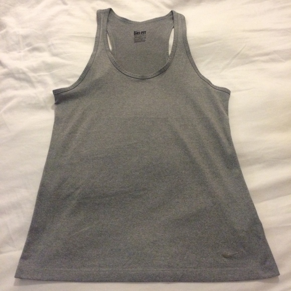 Nike Tops - NIKE workout tank top